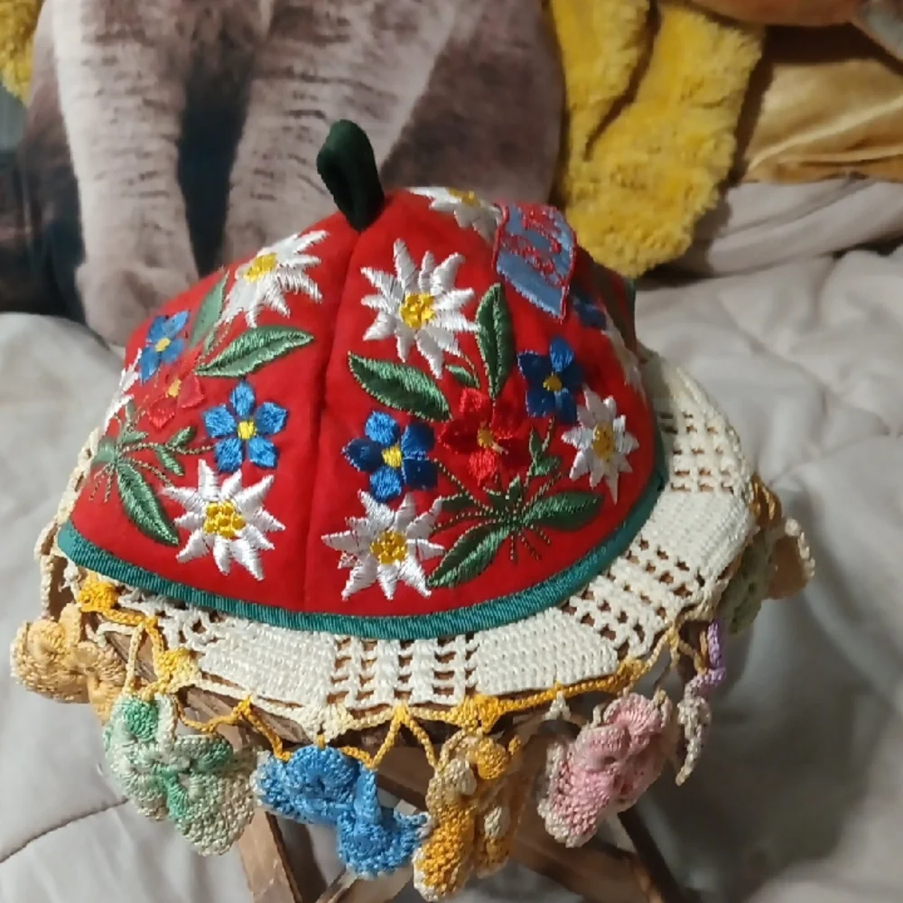 Innsbruck Embroidered Red German Edelweiss Cap- Folk Art